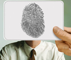 Điểm danh bằng máy quét vân tay